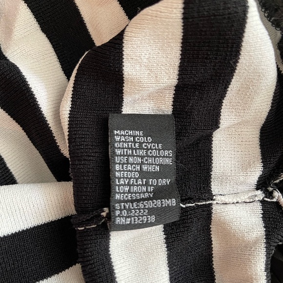 Black & white top - Picture 6 of 6